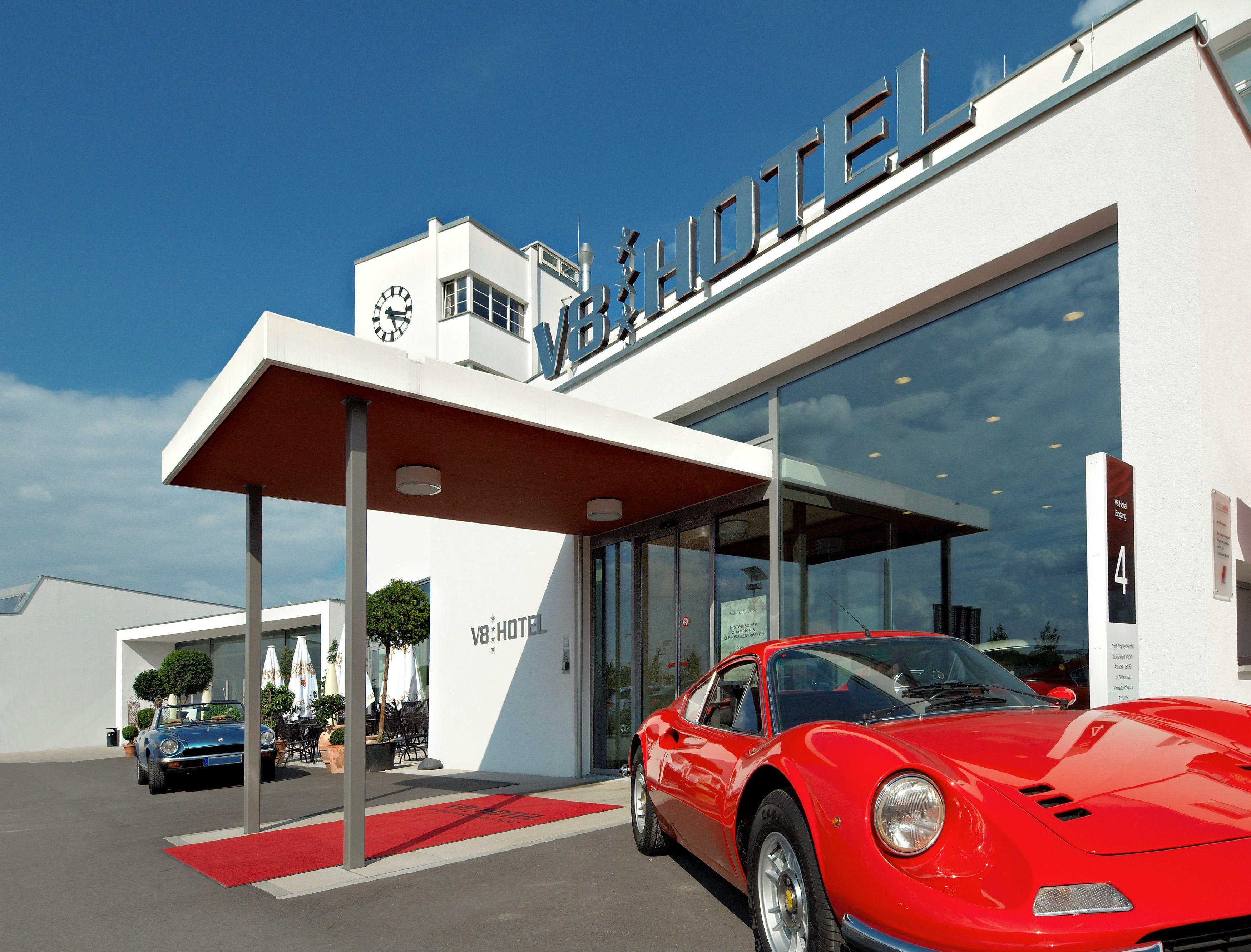 V8 Hotel Classic Motorworld Region Stuttgart Бьоблинген Екстериор снимка