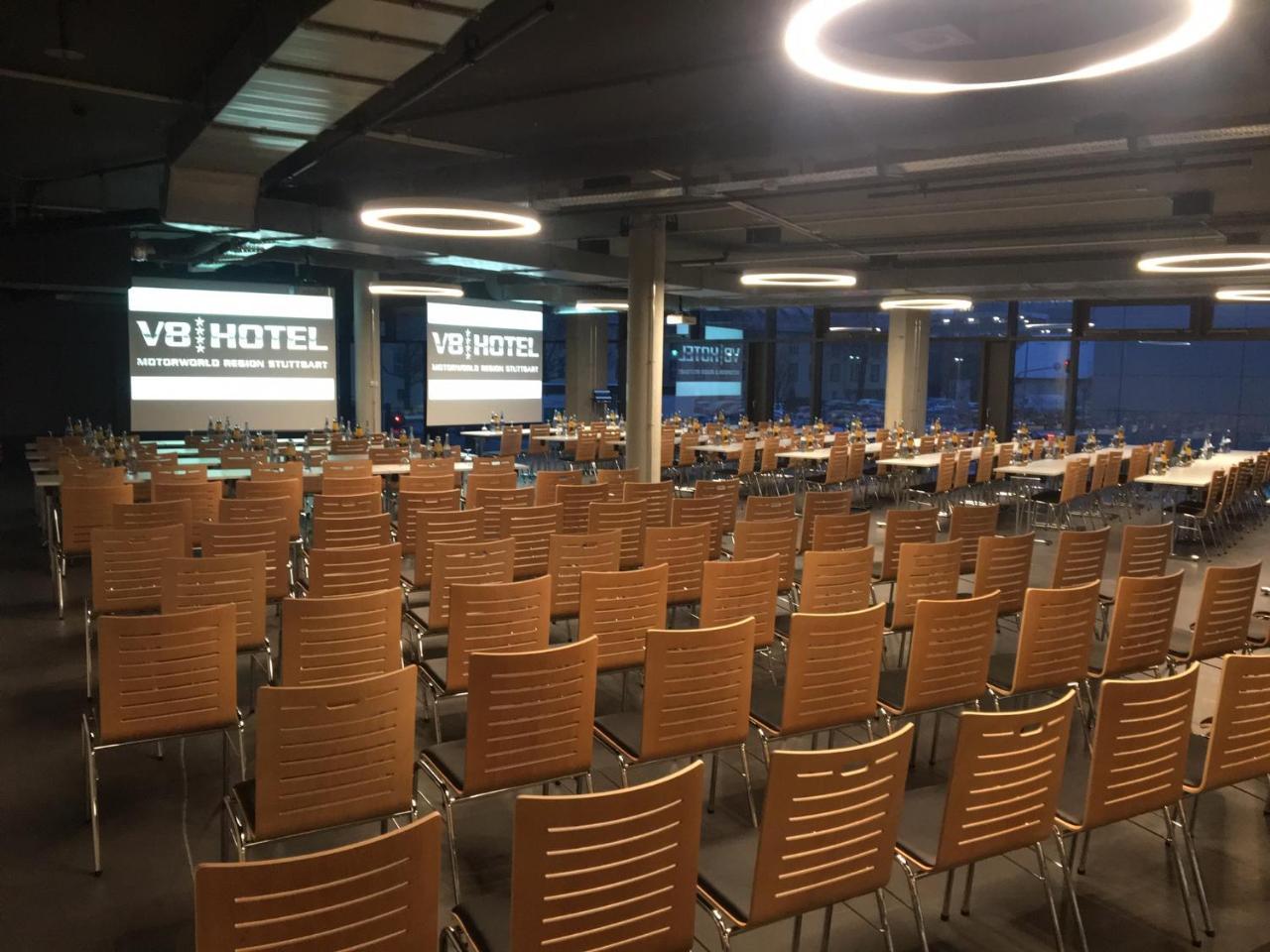 V8 Hotel Classic Motorworld Region Stuttgart Бьоблинген Екстериор снимка