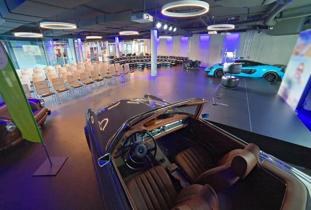 V8 Hotel Classic Motorworld Region Stuttgart Бьоблинген Екстериор снимка